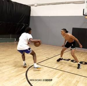 马克西和BJ-波士顿一起训练：两人进行单挑 各种后撤步投篮命中