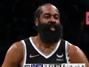 咱也是有偶像包袱的人！哈登罚球鼻涕流出来直接吸回去