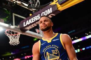 库里33岁为NBA历史最老砍下50 10助的球员 第二仅31岁